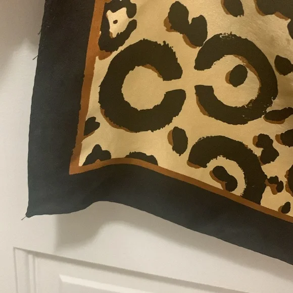 Coach leopard logo silk scarf ππ€ - Picture 4 of 8